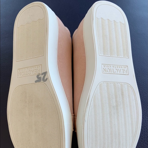 Never Worn “Kenneth Cole” Rose Blush Women’s Sneakers with Bling Details - Picture 7 of 8